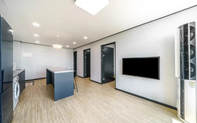 Goseong Hayanpado Pension