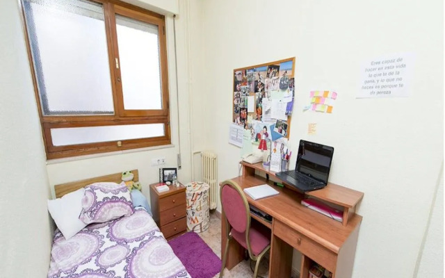 Ensuite Rooms for Women Only - LEON