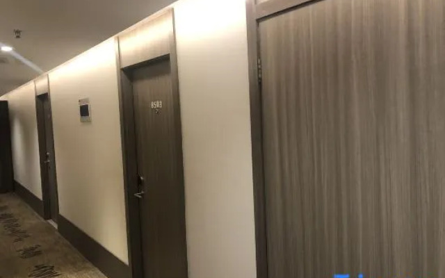 HanTing Hotel (Nanjing Fuqiao Subway Station Future City)