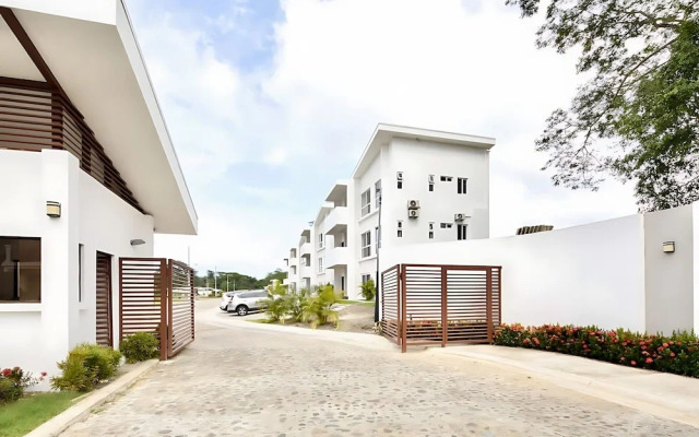 Upstay - Modern Jaco Beach Apartment With Pool