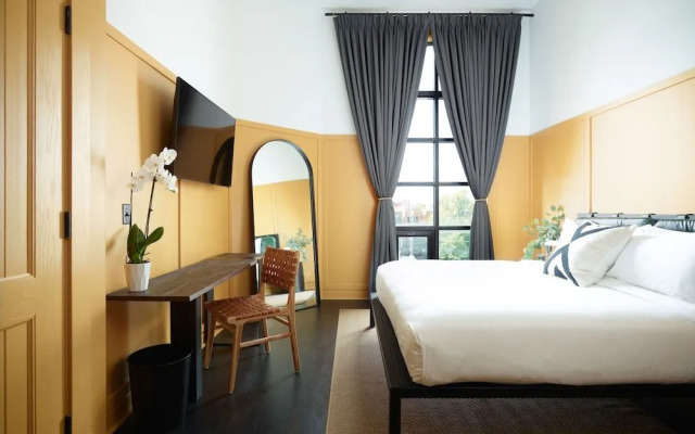 The Chicago Hotel Collection - Wrigleyville