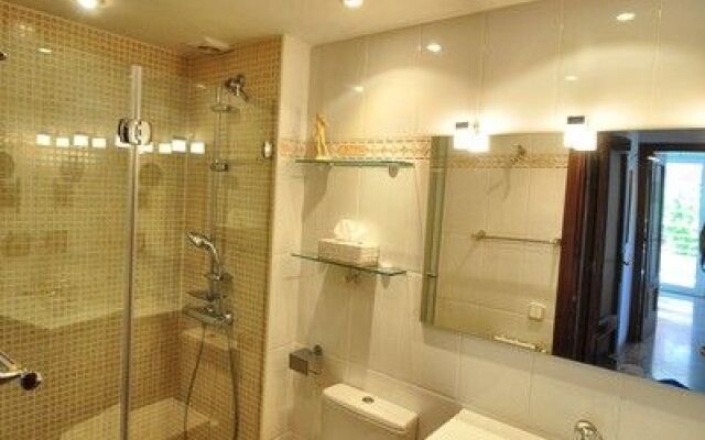2BR Center & Swimming Pool