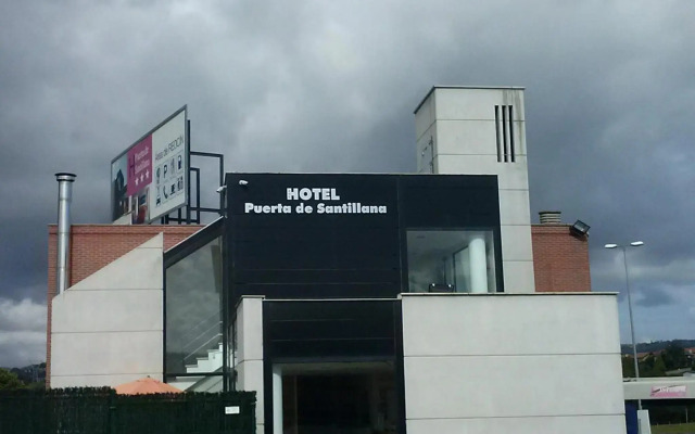 Puerta de Santillana