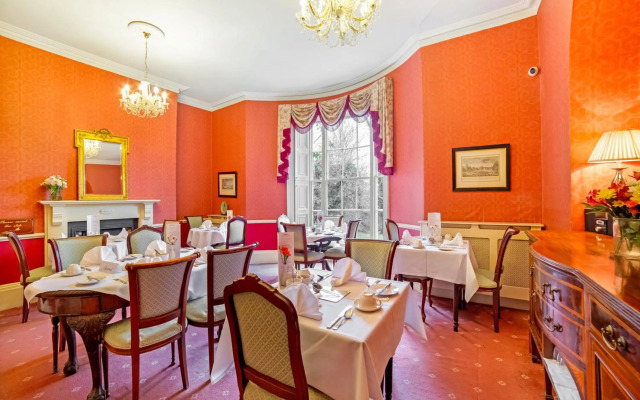 OYO Bailbrook Lodge, Bath