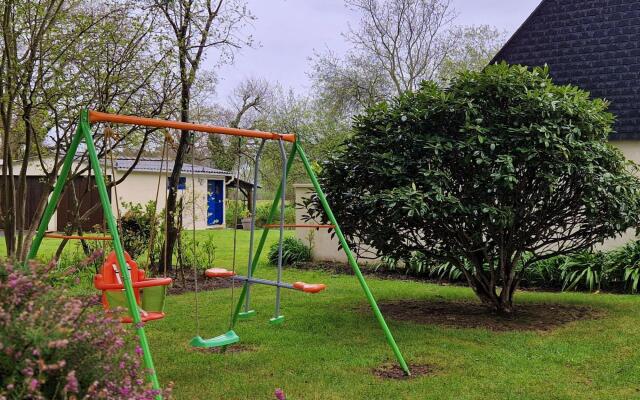Holiday Home With Well-kept Garden in Plourivo