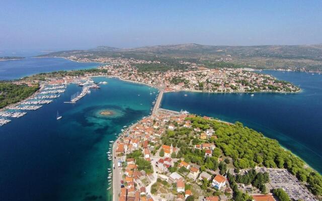 Apartments by the sea Rogoznica - 18746