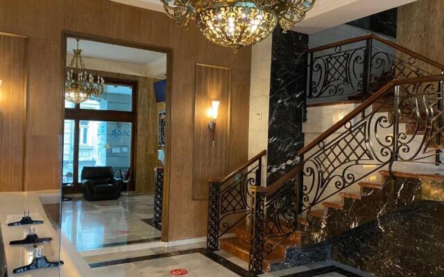Redline Hotel