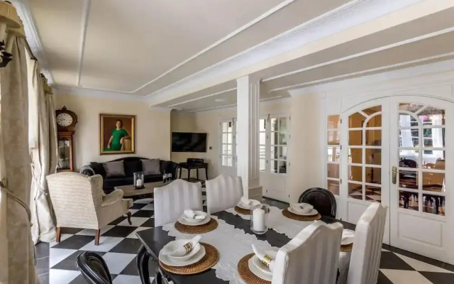 Orangesquare-4bedroom -4 Bathrooms-8 Guests