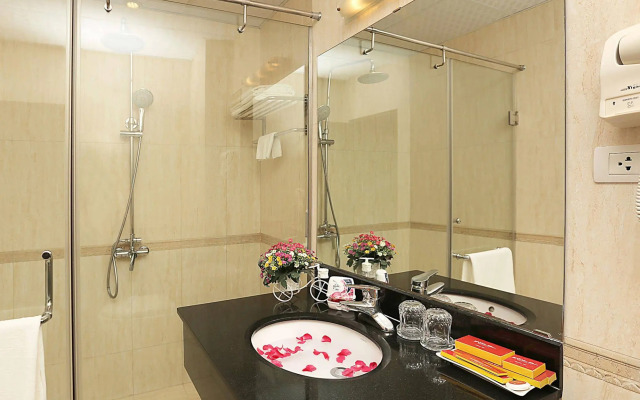 Hanoi Golden Charm Hotel