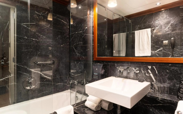 U232 Hotel