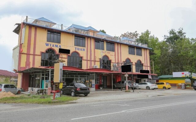 OYO 90441 Cz Traveler's Hotel
