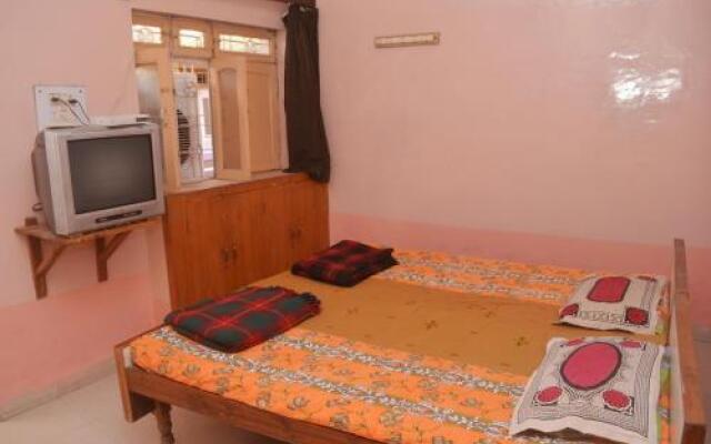 Hotel Pushpak Lodge