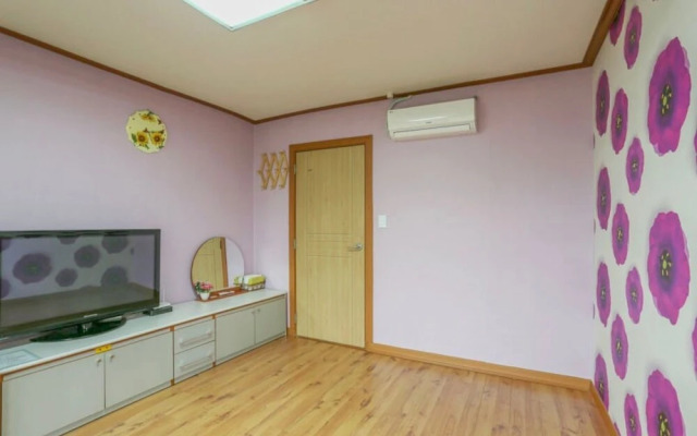 Sokcho White Light House Pension