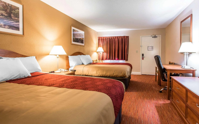 Econo Lodge Inn & Suites Huntsville University Area