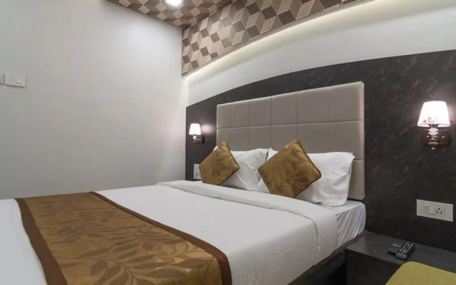 OYO 4186 Hotel Oyster