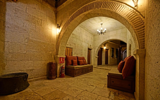 Apex Cave Hotel