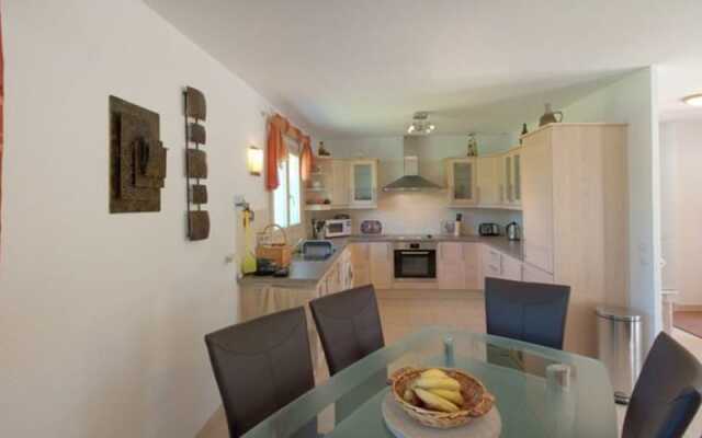 Lovely 3-bed Villa in Les Cammazes