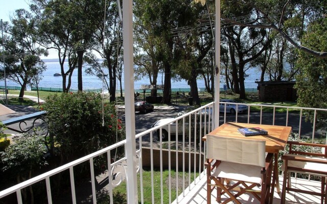 Shipmates, Unit 4/51 Christmas Bush Avenue