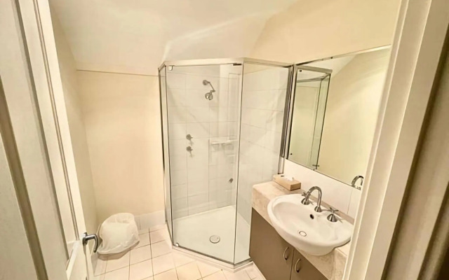 Sixteen at Cape View Escapes