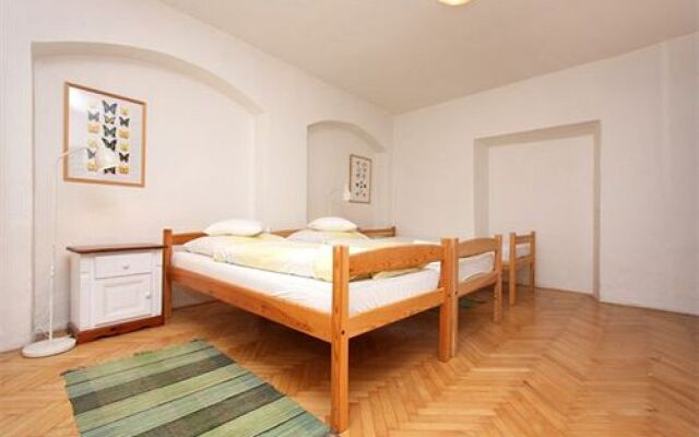 Apartments at the Golden Plough