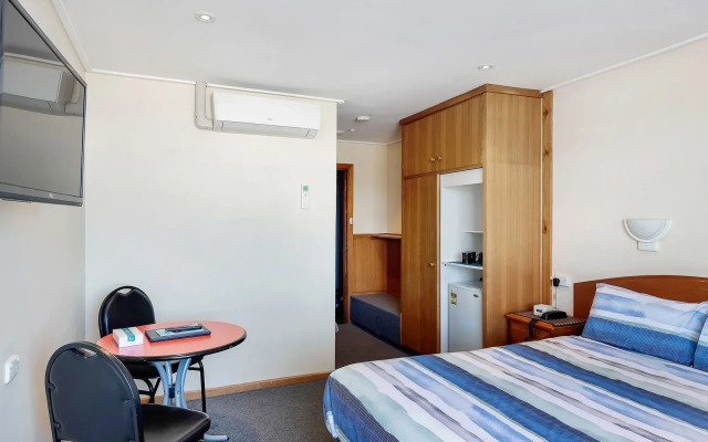 Marquis Hotel Motel
