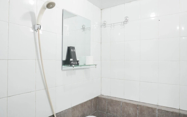 Cozy Stay 2Br At Green Pramuka City Apartment Near Mall