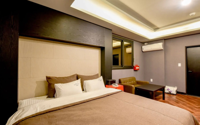 French Code Hotel