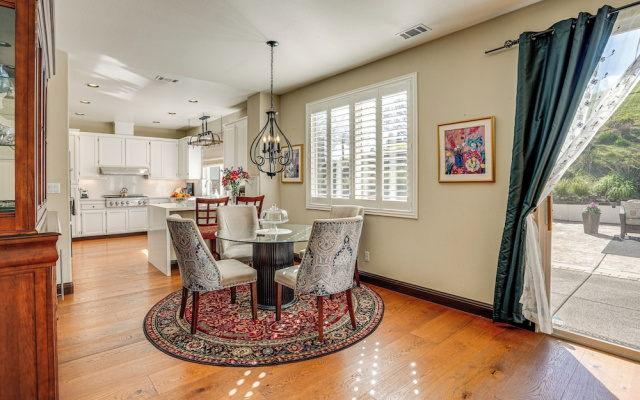 Fairfield Wine Country Getaway w/ Backyard Oasis!