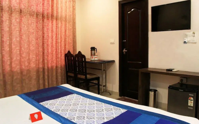 The Hotel Rajmahal & Banquet