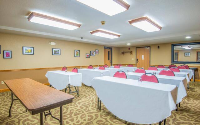 Country Inn & Suites by Radisson, Ames, IA