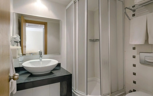Akalia Suite Hotel & Spa