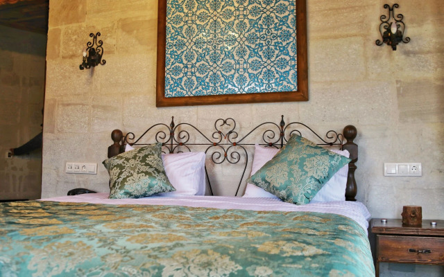 Caravanserai Inn Hotel