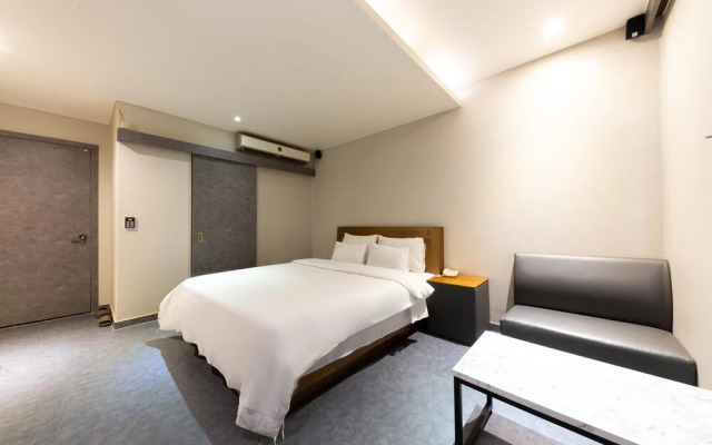 Daejeon Yuseong Spa Tower