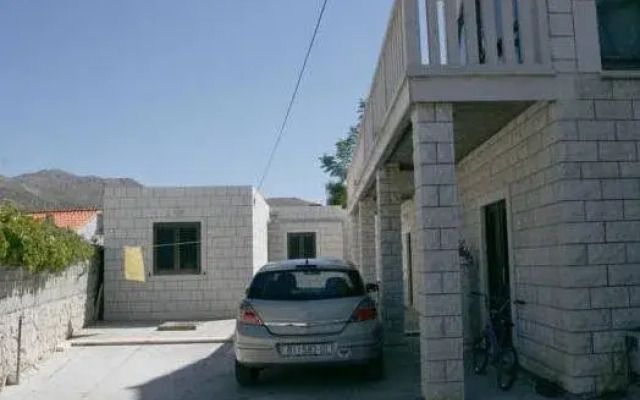 Villa Mir
