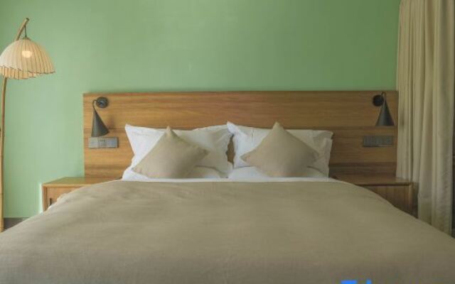 Xingpan Shuishe Lake View Holiday Hotel