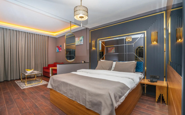 216 Eagle Palace Suite