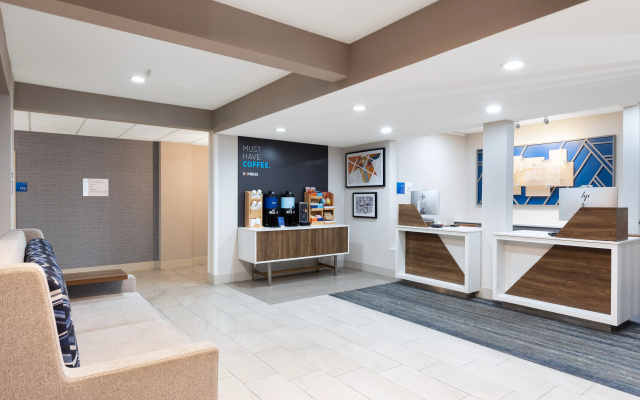 Holiday Inn Express Redding North by IHG