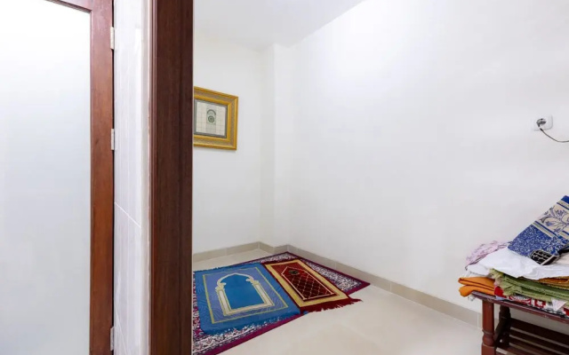 Urbanview Hotel Mitra near Grand Indonesia