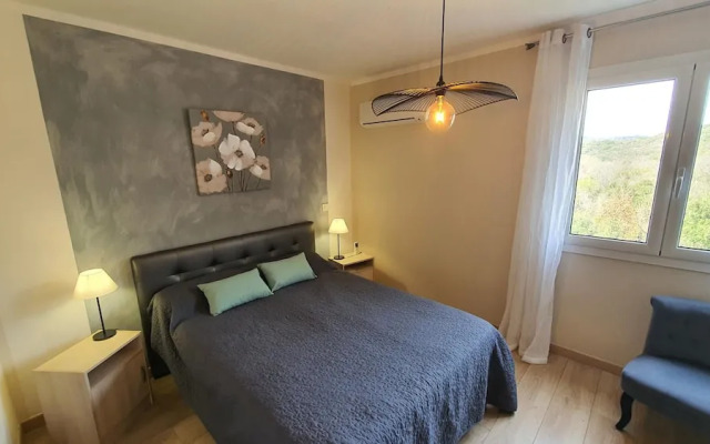 T3 Piscine Avec Jardin Proche St-florent