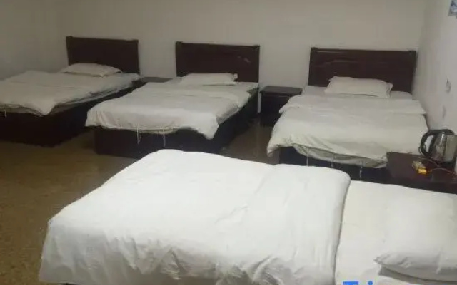 Rixin Hotel (Horqin Left Middle Banner Second Branch)