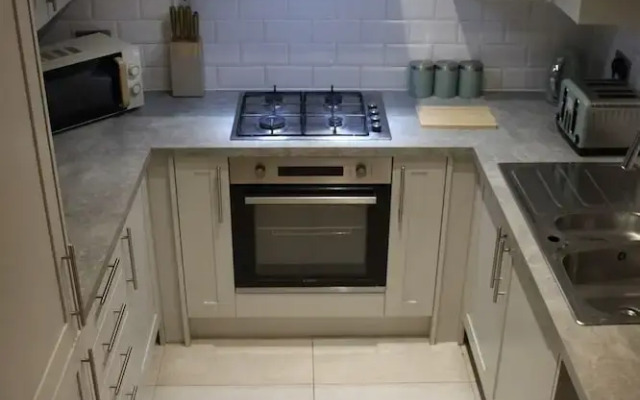 Bramblemead 5 bed House in Manchester Leigh