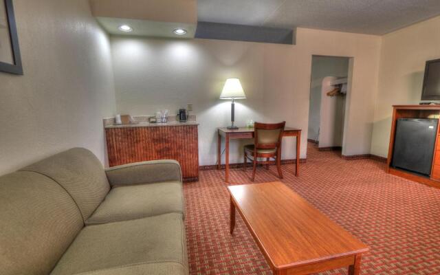 Crossroads Inn & Suites