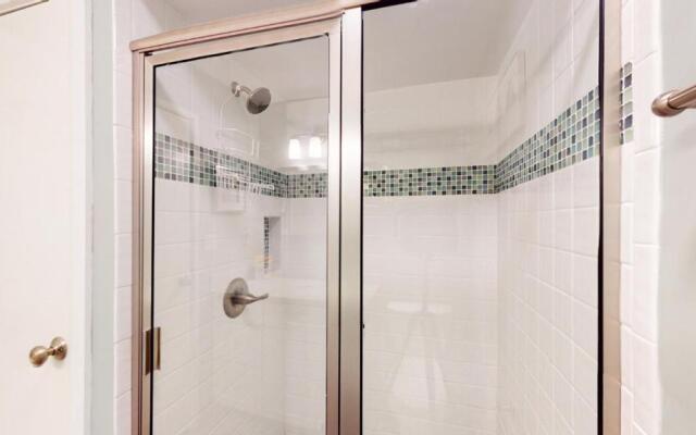 911 Inverness Village