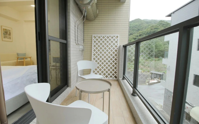 Mooon House