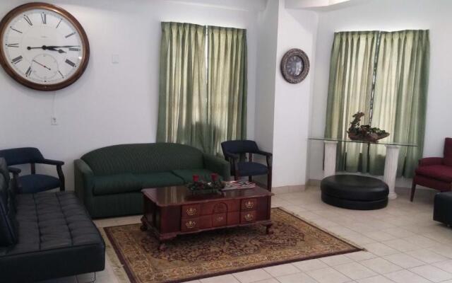 Country Regency Inn & Suites