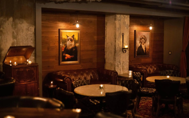 Ambassador Hotel Wichita, Autograph Collection