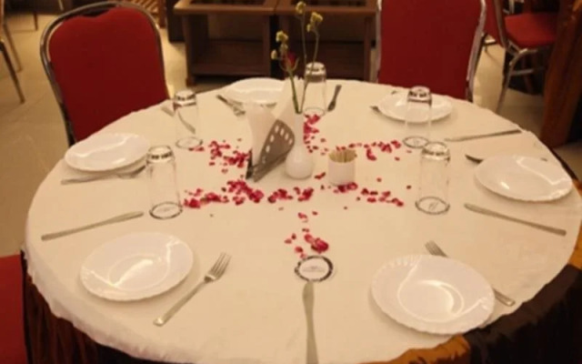 Hotel Poonam Plaza