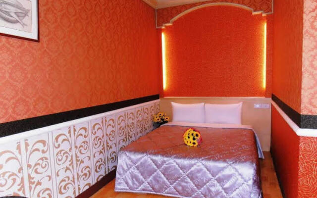 Yadu Hotel