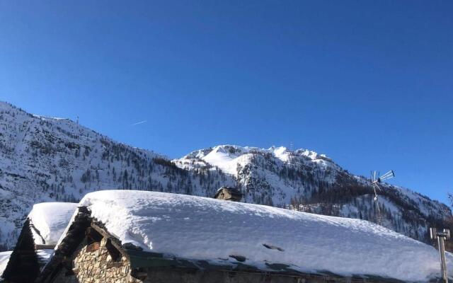 Chalet 1728 - la Reculaz - 2 Minutes From Val D'isere by Free Shuttle Bus