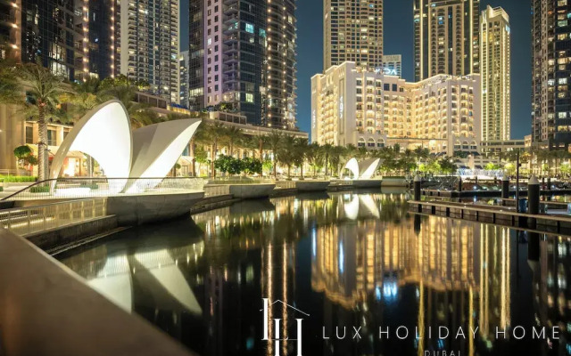 LUX  The Dubai Creek View Suite